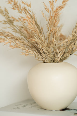 Dainty Seed Ceramic Vase