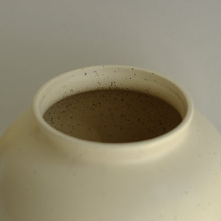 Natural Presentation Urn